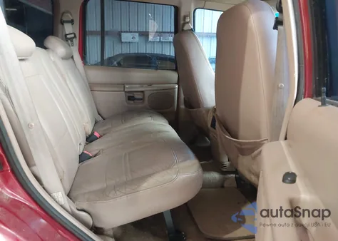 2000 Ford Explorer Xlt from USA, damaged, VIN 1FMZU63P7YZB39150